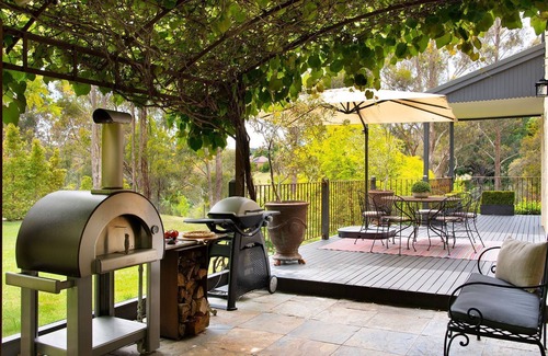 Hepburn House | Noonameena - Stunning Outdoor Entertaining!