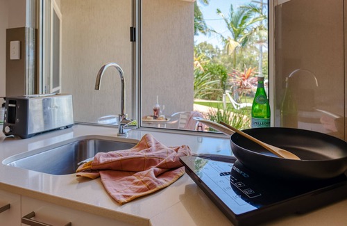 Noosaville Hotel | Noosa Sun