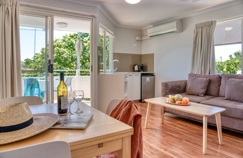 Noosaville Hotel | Noosa Sun