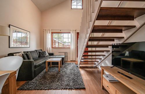 Sirkka Apartment | Nordic Alpine A7 Ski-in Ski-out by Aavalevi