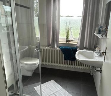 Middels Apartment | Nordsicht Lindenhof - Ruhe, Natur und Nordseeluft in Ostfriesland genießen