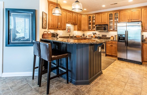 Andersonville Condo | NORRIS LAKE'S Lakeside Haven at Yacht Club Condos - Pool, Hot Tub, Marina