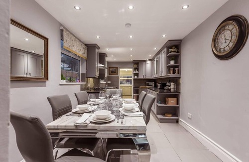 Harringay Ladder House | North Central London House/Sleeps8/garden/wifi
