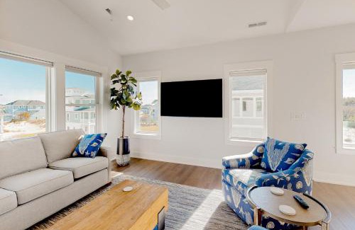 Whalehead Beach House | North Harbor View Haven