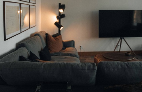 Wollaston Cabin | North Lake Treehouse: Lakefront Retreat with Sauna