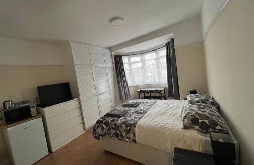 Dudden Hill House | North West Lodge Guest House