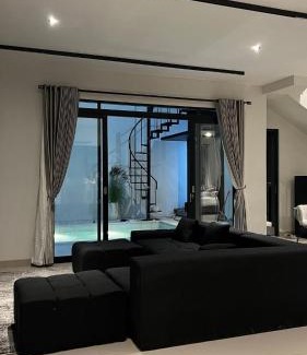 Parongpong Villa | Nossacasa Villa Sejuk Estetik Pool Setiabudi Bandung