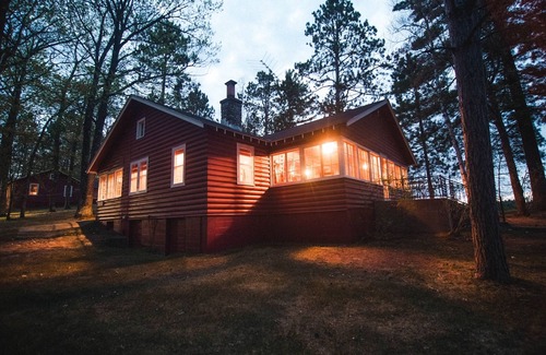 Manitowish Waters Cabin | Nostalgic The Lodge | May and June 2026 Openings