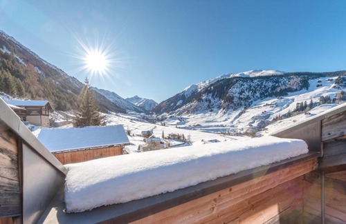 Curaglia Bed & Breakfast | Nostalgie Bed & Breakfast Chrämerhus