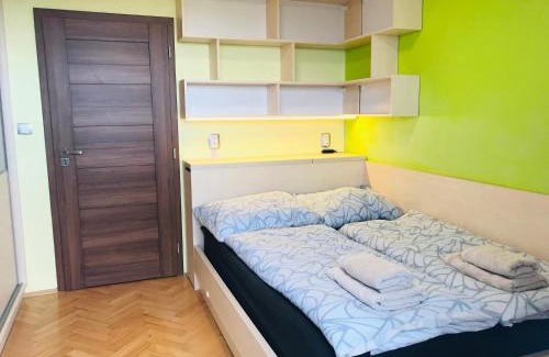 Ostrava Apartment | Nový apartmán v Ostravě u Mišky s akváriem a výhledem z balkonu na Beskydy