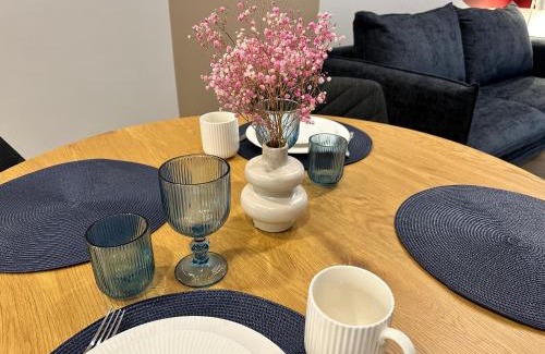 Srodmiescie Apartment | NOWE ! Apartamenty OFF PIOTRKOWSKA w Roosevelta Residence, Klimatyzacja, Wejście na KOD, WiFi, FV
