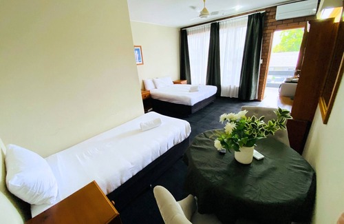 Nowra Hotel | Nowra Motor Inn