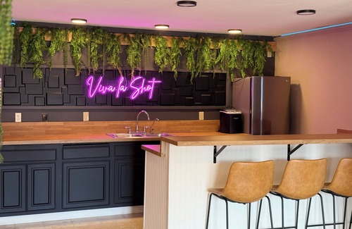 Sedro-Woolley Villa | nSpacious mountain retreat: 10 BR, sauna, gym & ballroom with finished basement.