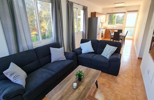 Universal Apartment | NTORAS Holiday Home