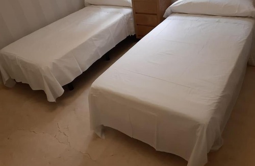 La Calzada Apartment | NUEVO-LUMINOSO Y MODERNO. Parking gratis!