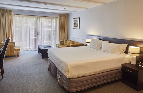 Arthur's Point Hotel | Nugget Point Hotel