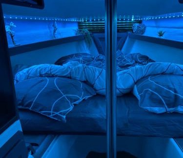 La Reunion Boat Rental | Nuit insolite