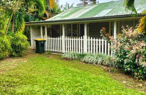 Puke Apartment | Nukuma'anu Vic's Guests house