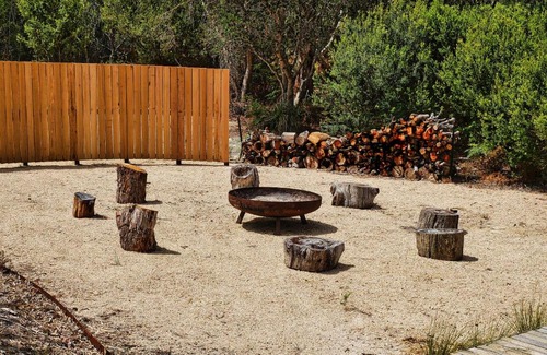 Coles Bay House | Numie Retreat House