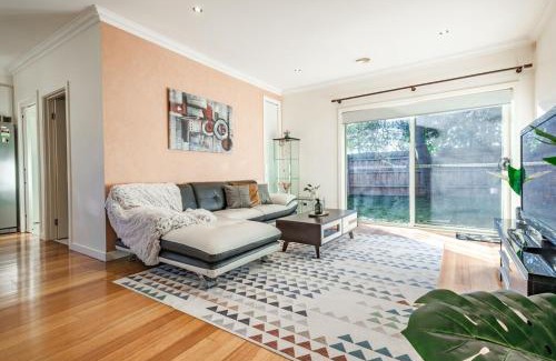 Nunawading House | Nunawading Beautiful 3br Housedeckingcourtyard