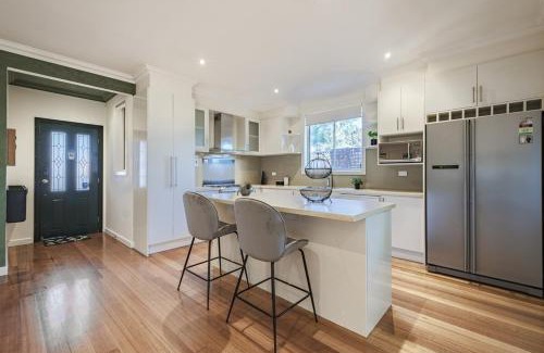 Nunawading House | Nunawading Beautiful 3br Housedeckingcourtyard