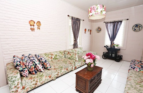 Cisarua Hotel | Nusantara Bunga-Bunga By Reccoma