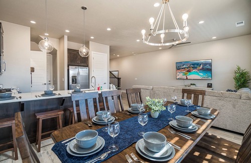 Washington County House | O-50&51| 2 Homes! Pvt Heated Pool & Pvt Hot Tubs * Pickleball