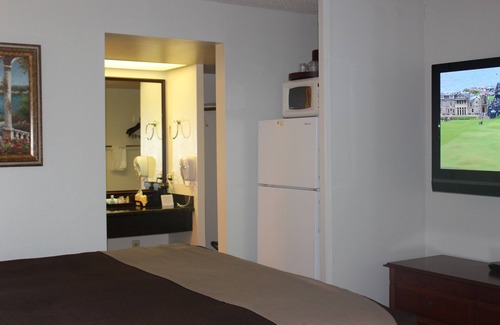 Lompoc Hotel | O'cairns Inn & Suites
