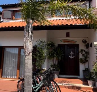 Torreira House | O CANTINHO DA RIA - JACUZZI with water at 35 degrees and POOL