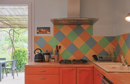 Saint-Saturnin-les-Avignon Ski Chalet | O Grand Air, holiday home for 6 people with private pool near Avignon