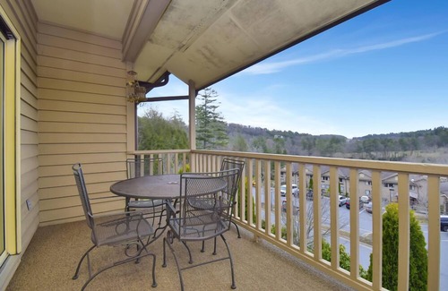 Blowing Rock Condo | Oak 5 | Fireplace, Restaurant, Pool, Spa