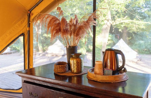Manziana House | OAK glamping relax, TINIA Suite tent refined and cozy, in a magical forest
