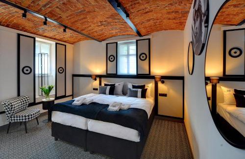Oborniki Slaskie Hotel | OAK Rooms