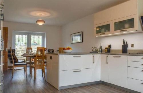 Fence House | Oak Tree Cottage - Pendle - Forest of Bowland