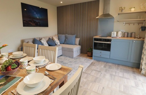 Puncknowle Cottage | OAKLANDS, pet friendly, with a garden in Puncknowle