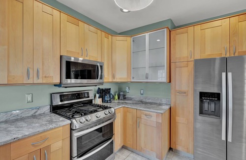 Oakley House | Oakley Square 3br Charmer - Total Walkability 3 Bedroom Home by RedAwning