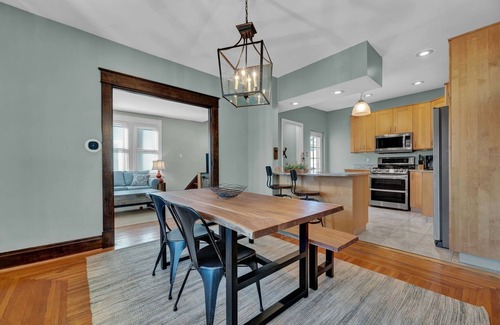 Oakley House | Oakley Square 3br Charmer - Total Walkability 3 Bedroom Home by RedAwning