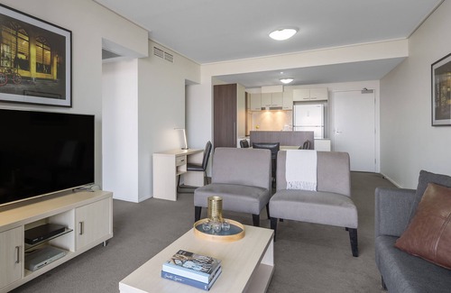 Brisbane Central Business District Apartment | Oaks Brisbane Aurora Suites