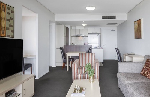 Brisbane Central Business District Apartment | Oaks Brisbane Aurora Suites