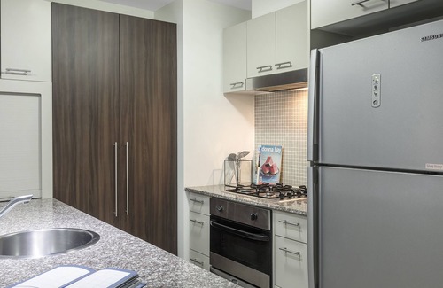 Brisbane Central Business District Apartment | Oaks Brisbane Aurora Suites