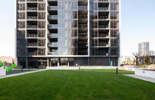 Phillip Apartment | Oaks Canopy - Boutique 1 & 2 BR Apartments