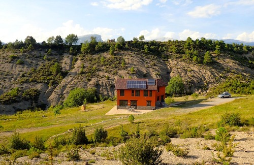 Laspuna House | Oasis of tranquility with stunning views at the foot of the Peña Montañesa