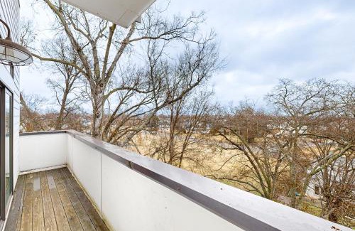 Chestnut Hill Apartment | Oasis on 2nd #302