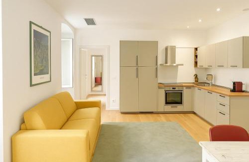 Trieste Old Town Apartment | Oca Bianca - Cozy apartment