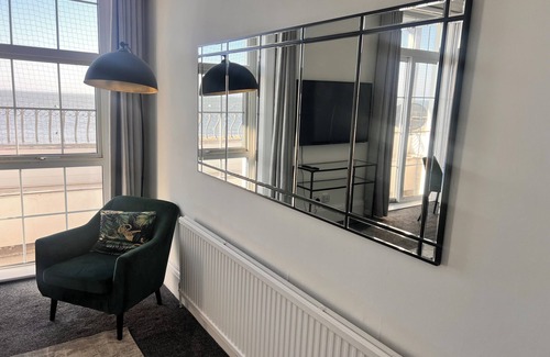 Southend-on-Sea Apartment | Ocean Breeze. Cosy beachside retreat.