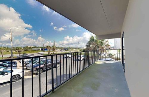 Ono Island Apartment | Ocean Breeze West #201