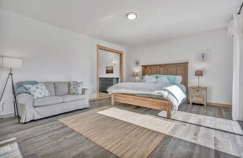 Owls Head House | Ocean Duplex with Walk to Beach for Large Families