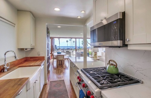 South Mission Beach House | Ocean Front * 3 Water View Patios * A/C