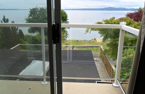 Chemainus House | Ocean front beach home