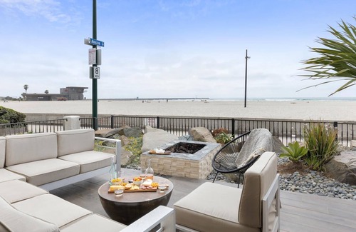 South Mission Beach House | Ocean Front Walk 2 in San Diego